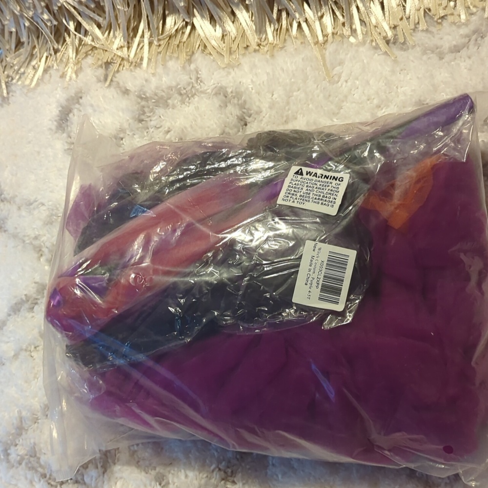 Witch Halloween Costume w/Cape & Small Tulle Broom, 4T-5T, New - Picture 7 of 8